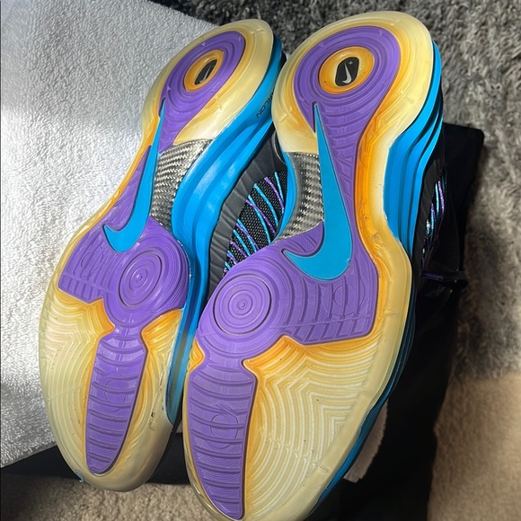 Nike Hyperdunk men’s basketball shoes - Picture 8 of 12